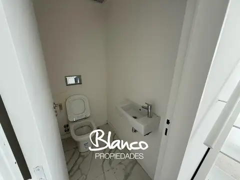 Departamento 4 ambientes con 3 baños