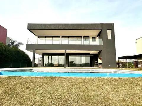 Avenida de los lagos 100