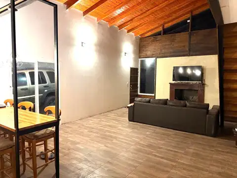 Casa en Venta con 2 cocheras