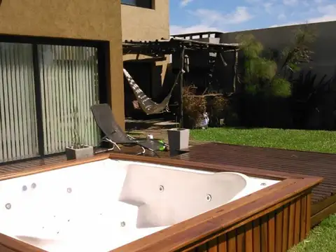 Casa en Venta en Ituzaingo, USD 290.000