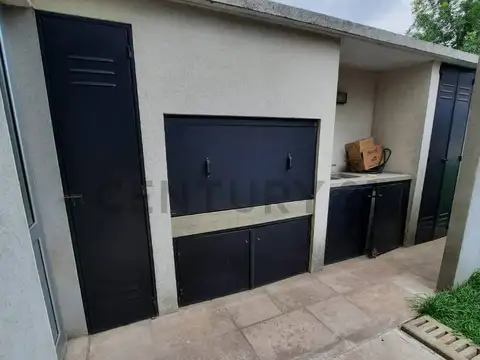 Dúplex en complejo cerrado de 3 dormitorios