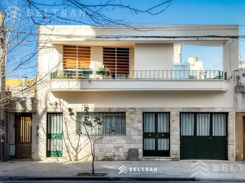 Casa al frente. Luminosa.