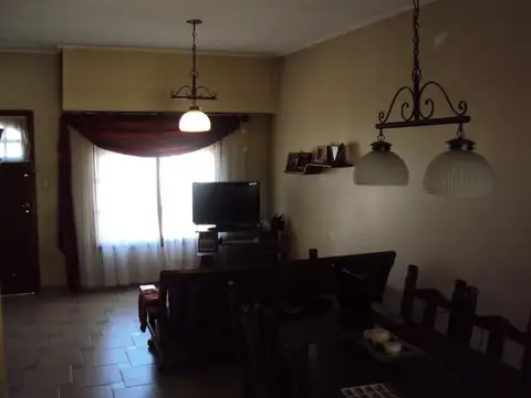 Casa en Venta en Castelar Sur, USD 100.000