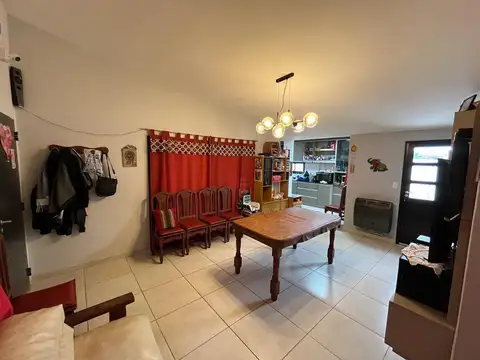 Casa 3 ambientes con 2 baños