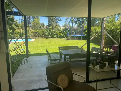 Casa 5 ambientes con 3 baños