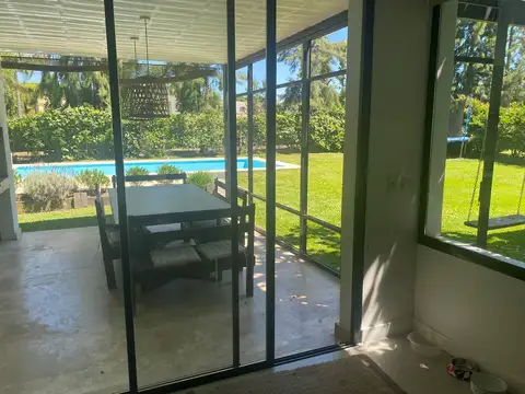 Casa en Alquiler Temporal con 1 cochera