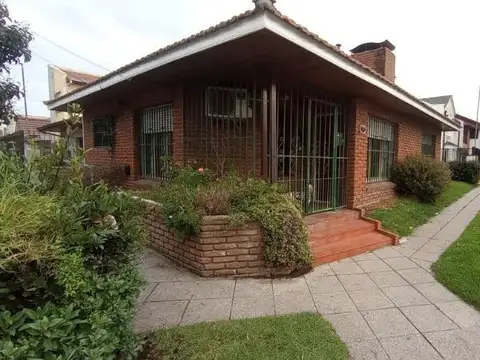 Casa en venta - 2 Dormitorios 2 Baños - Mar del Plata