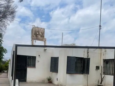 VENTA CASA 4 DORMITORIOS  BARRIO MUNICIPAL