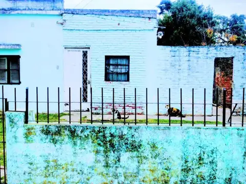 CASA A RECICLAR EN LUJAN