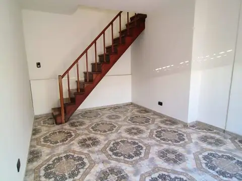 Depto Tipo Casa en Alquiler de 2 dormitorios
