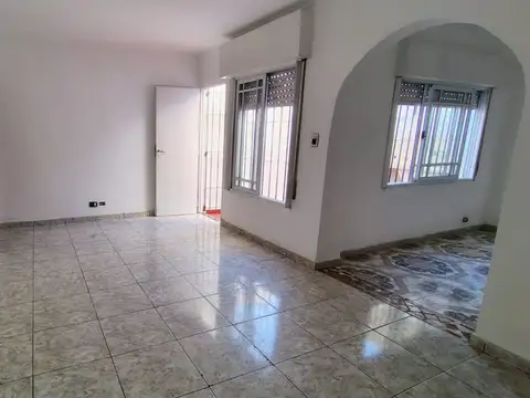 ALQUIER DE PH 3 AMBIENTES CON ESPACIO AEREO S/EXP.