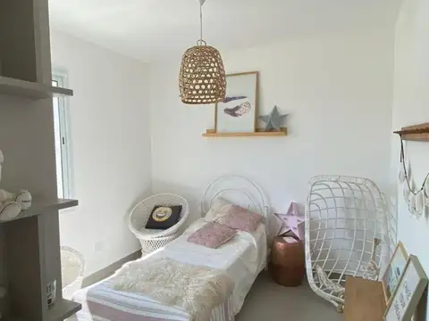 Casa en Venta en Garin, USD 155.000