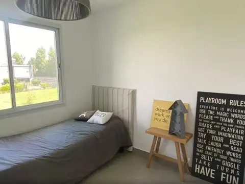 Casa 4 ambientes con 2 baños