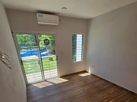 VENTA CASA 2D CON PILETA EN Bº AYRES DEL NORDESTE