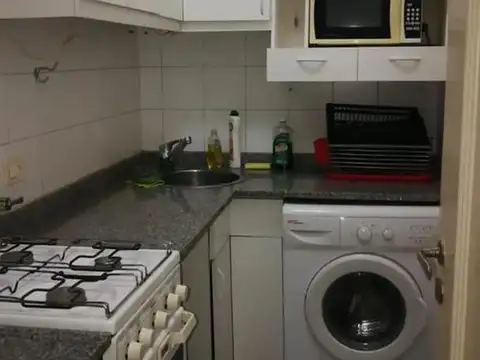 3 De Febrero 1900, Piso 1