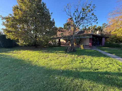 Casa en Venta con 2 cocheras
