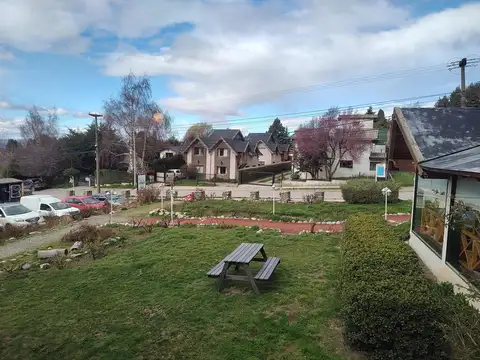 Alquiler de 5 oficinas/consultorios. Esquina de Av. Pioneros y Av. Boock