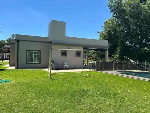 Casa 4 ambientes con 3 baños