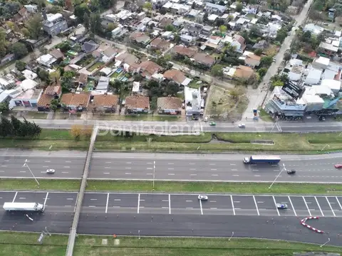 Colectora Norte Acceso Oeste 7900