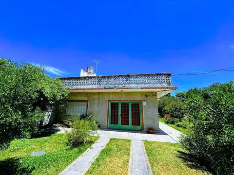 Venta Casa Quinta con cochera en Cañuelas