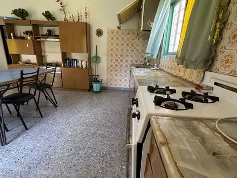 Venta Casa Quinta con cochera en Cañuelas