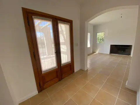 Casa 6 ambientes con 3 baños