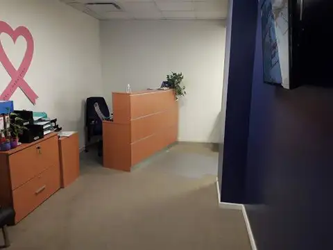 Oficina en Alquiler con 6 cocheras