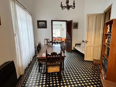 Casa en Venta 8 Ambientes en Lujan