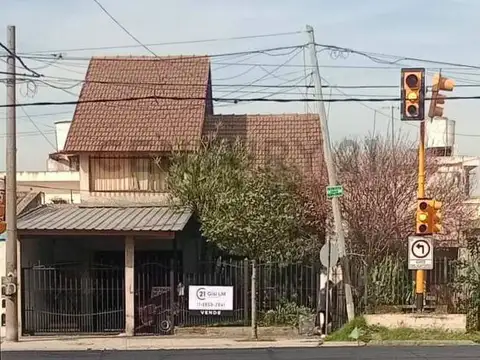 Coronel Lynch 100, Piso 0