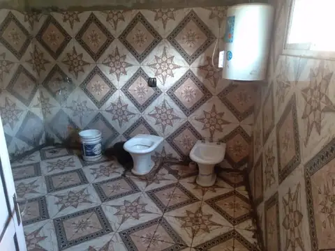 Casa 4 ambientes con 2 baños