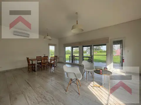 Casa 5 ambientes con 3 baños