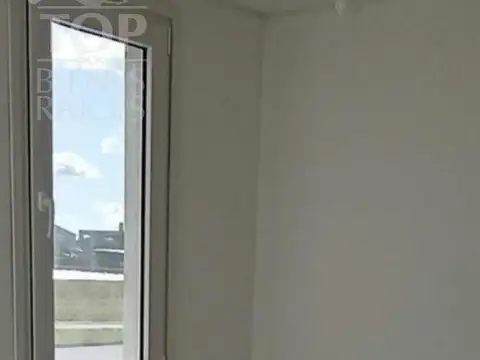 Casa 8 ambientes con 4 baños