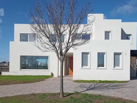 Casa-Venta-Puertos del lago Escobar-al agua
