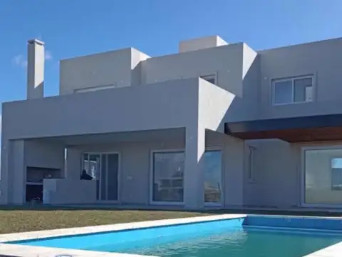 Casa-Venta-Puertos del lago Escobar-al agua