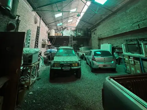 Galpón en  alquiler en pleno centro de Berazategui