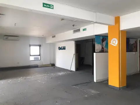 Oficina en Alquiler con 1 cochera