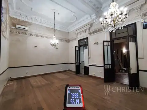 Casa 30 ambientes con 8 baños