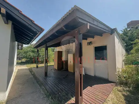 CASA EN VENTA SOBRE LOTE MULTIFAMILIAR