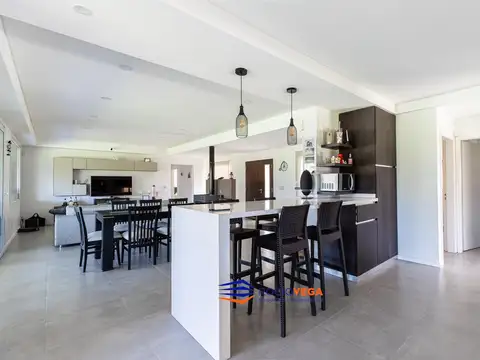 Casa 4 ambientes con 3 baños