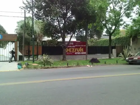 Av. Fleming 2855