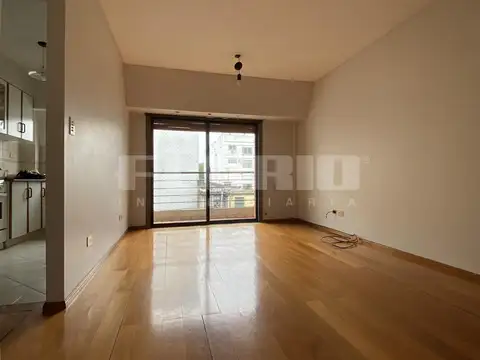 Departamento 2 ambientes con cochera en alquiler en Olivos