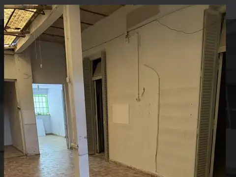 Casa en Alquiler con 10 cocheras