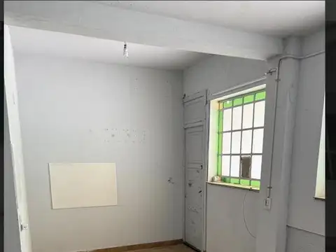 Casa 5 ambientes con 1 baño