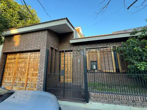 CASA 4 AMBIENTES VENTA EN REMEDIOS DE ESCALADA APT