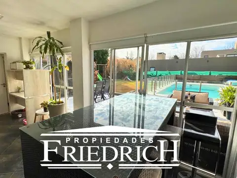 Casa 4 ambientes con 3 baños