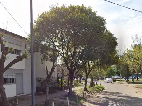 Departamento En Venta De 3 Ambientes  A Metros De 197 -en José C.paz