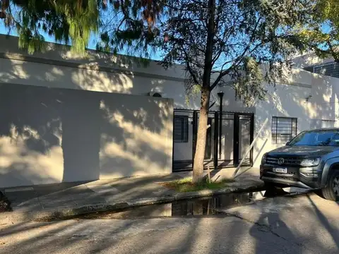Casa  en Venta ubicado en Castelar, Morón, G.B.A. Zona Oeste - AMA0091_LP545160_8