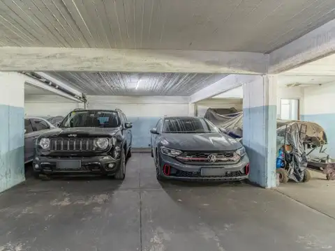 Venta Caballito Sur Cochera Cubierta Montacarga Piso Tres