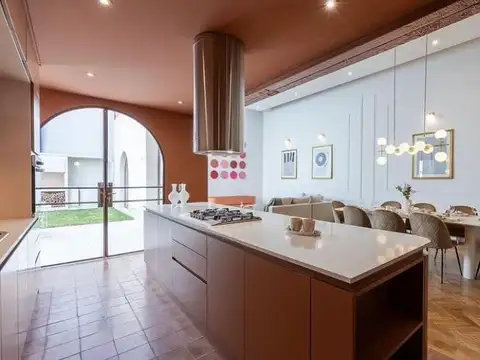 Venta Casa 4 Dormitorios con Piscina y Garage en Barrio Abasto Rosario