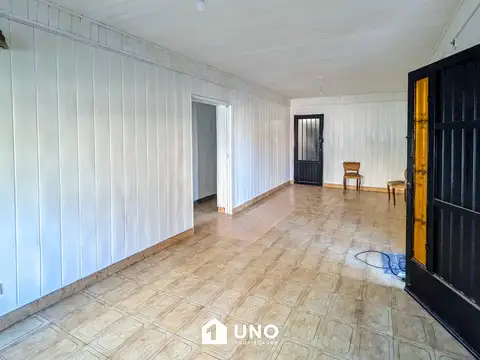 Gutenberg y 3 de Febrero - Casa de 2 Dormitorios.